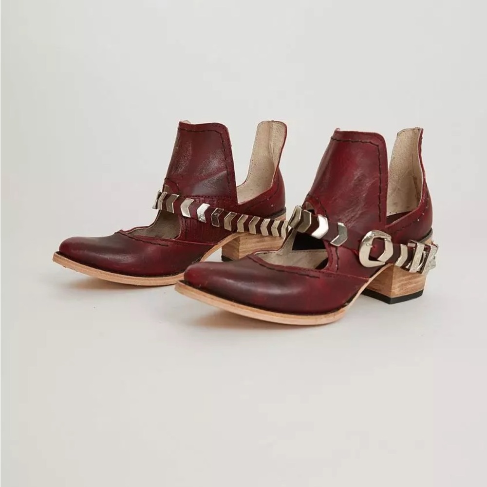 Freebird Blade ankle boots